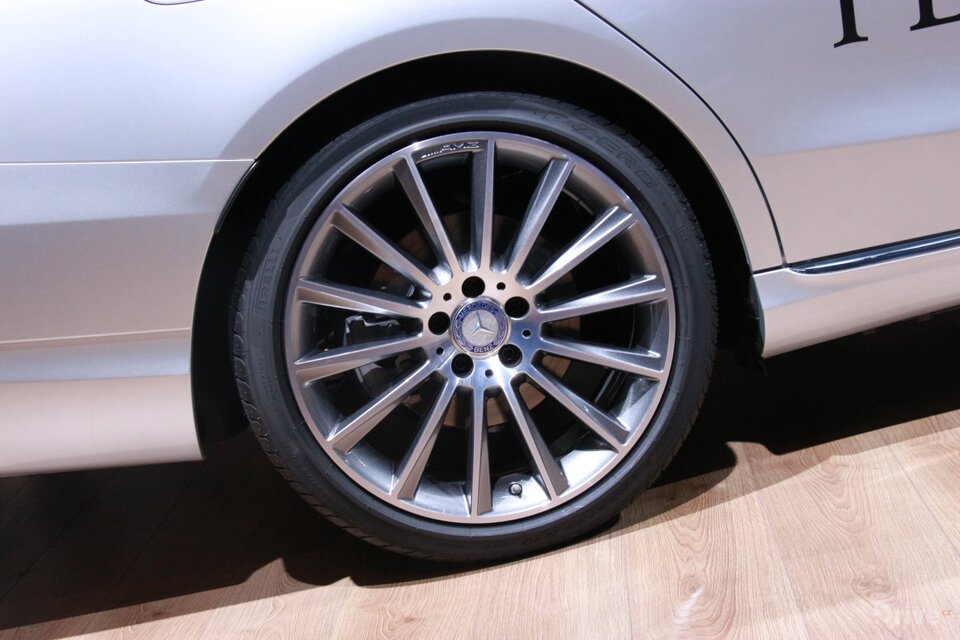 Mercedes-Benz C 350e (2015)