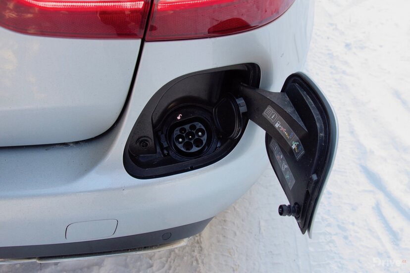 Mercedes-Benz C 350e Combi (2015)