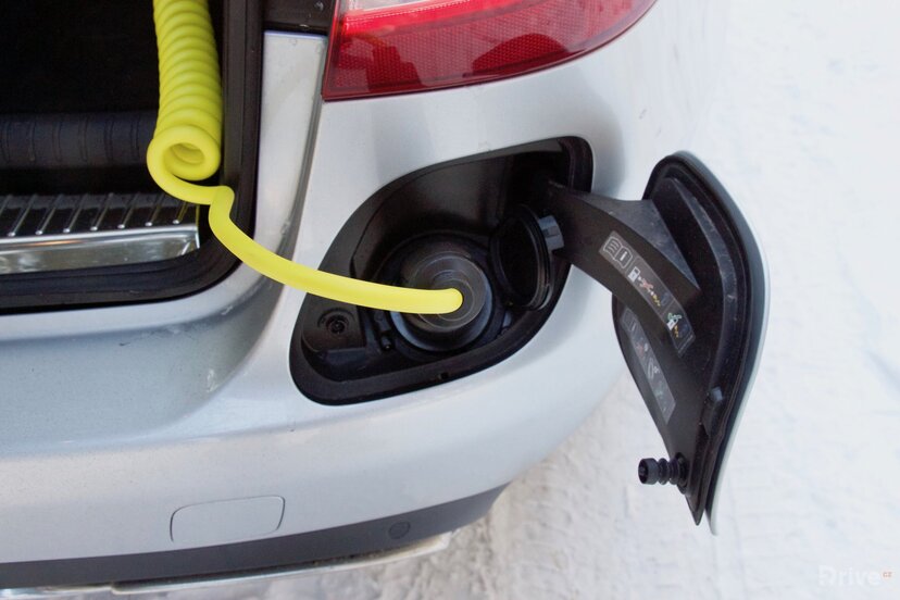 Mercedes-Benz C 350e Combi (2015)