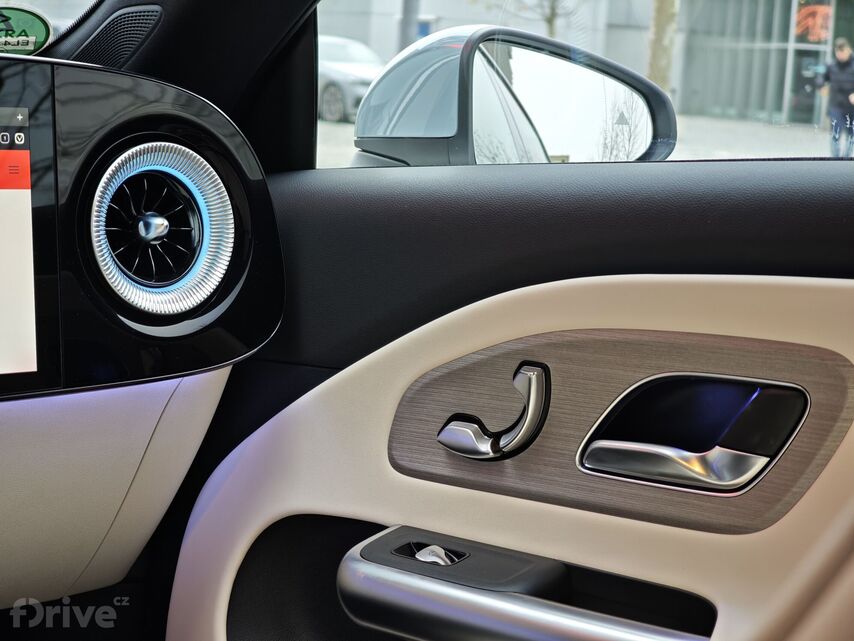 Mercedes-Benz CLA (2025)