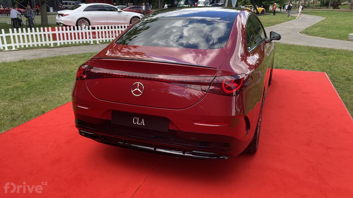 Mercedes-Benz CLA (2025)