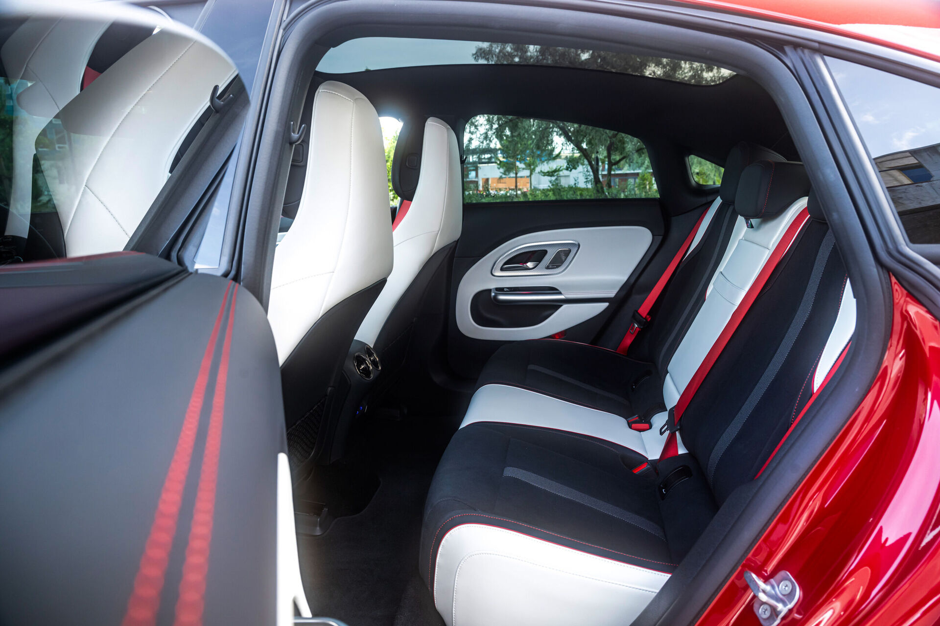 Mercedes-Benz CLA (2025)