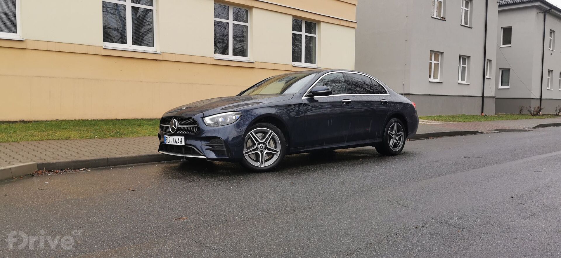 Mercedes-Benz E (2016)