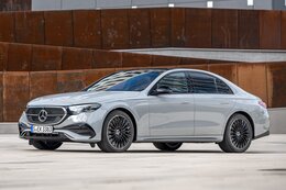 Mercedes-Benz E (2023)