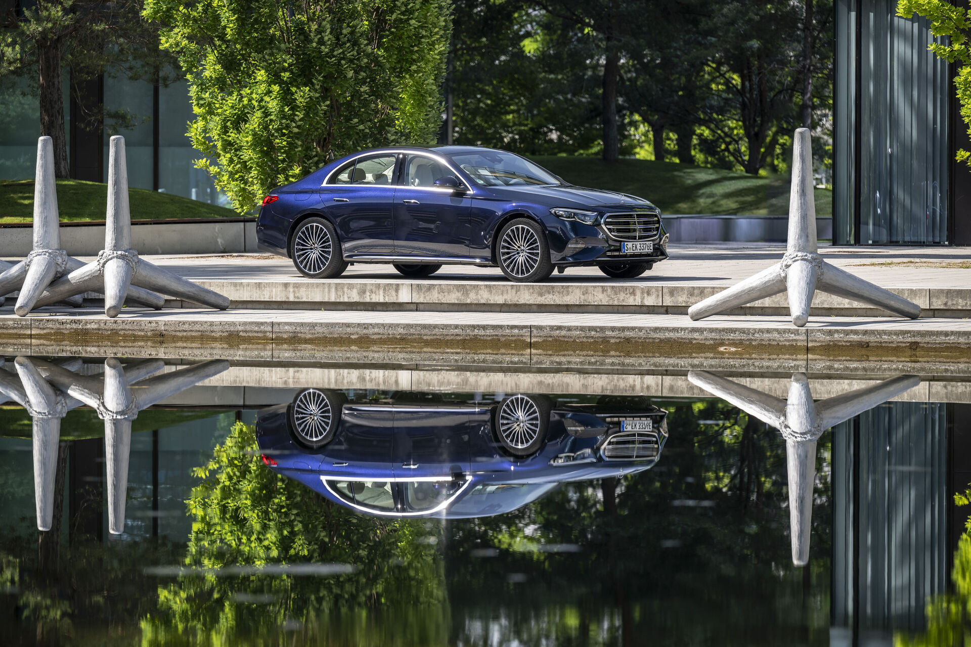 Mercedes-Benz E (2023)