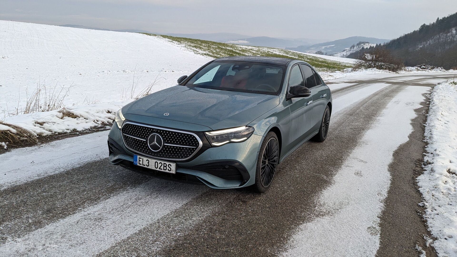 Mercedes-Benz E (2023)