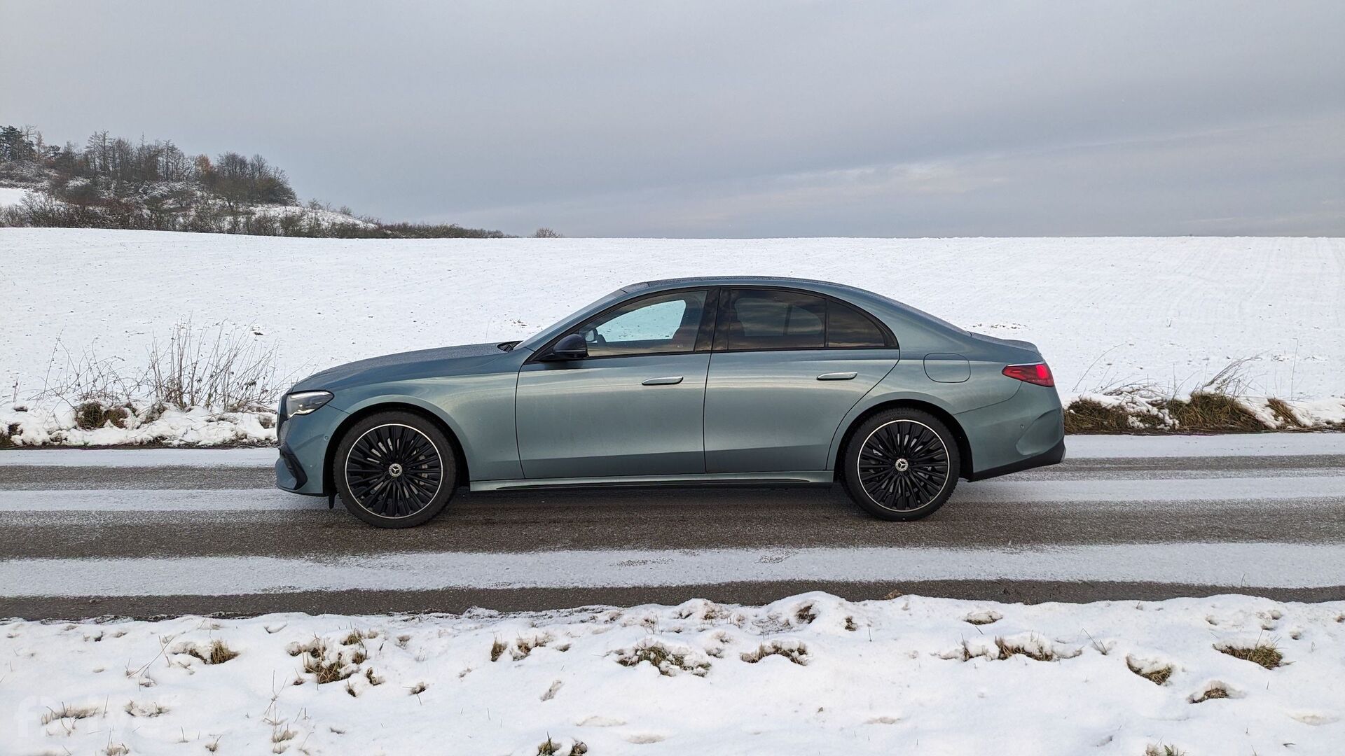 Mercedes-Benz E (2023)