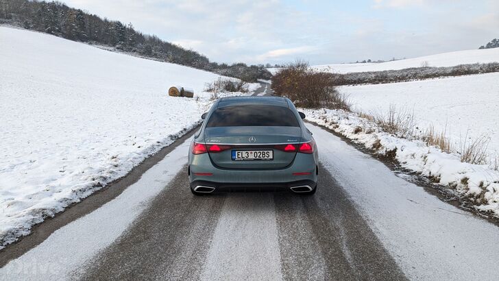 Mercedes-Benz E (2023)