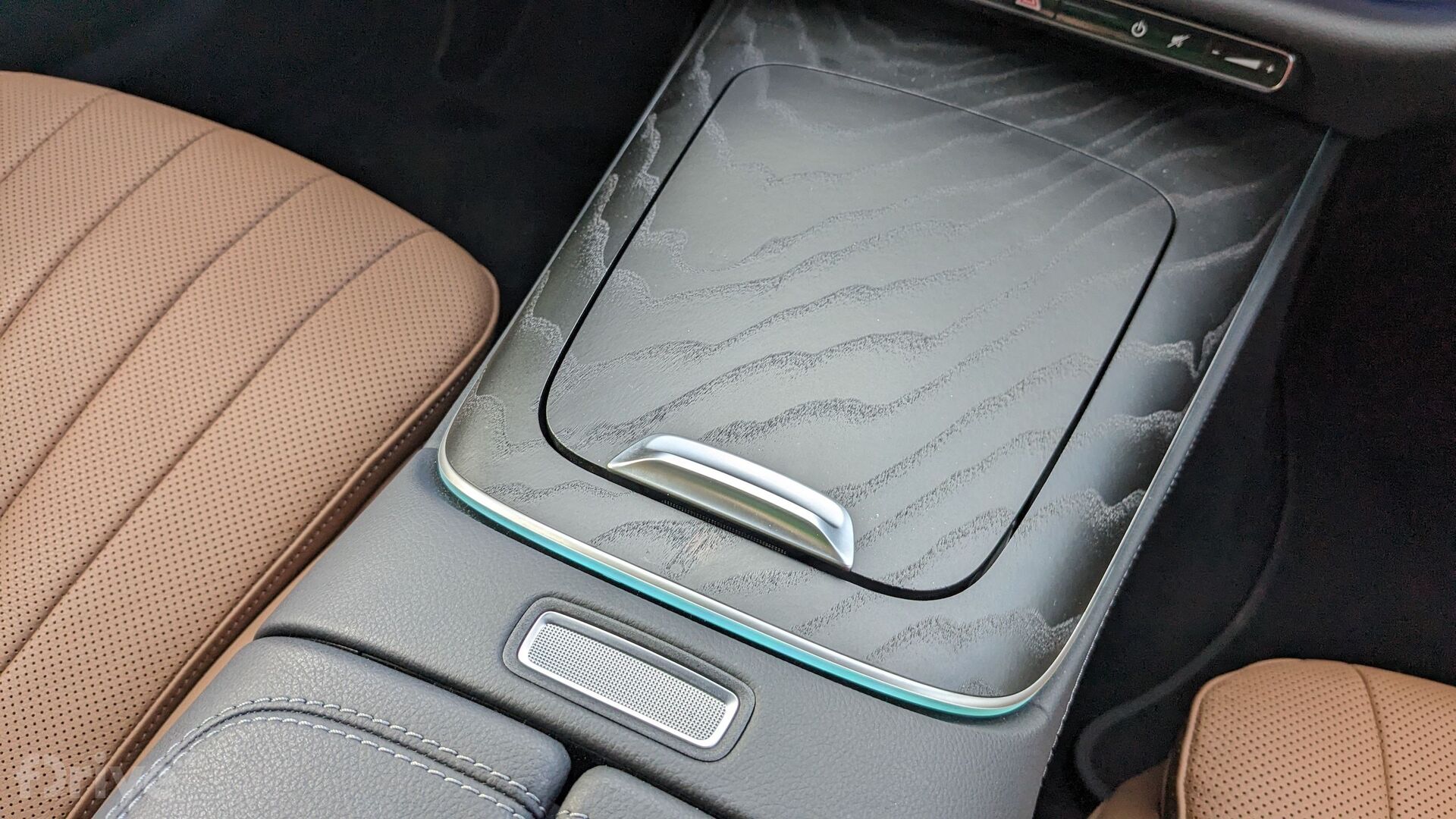 Mercedes-Benz E (2023)