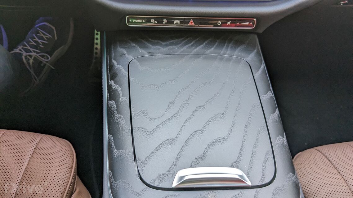 Mercedes-Benz E (2023)