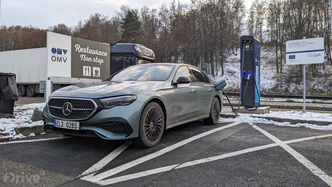 Mercedes-Benz E (2023)