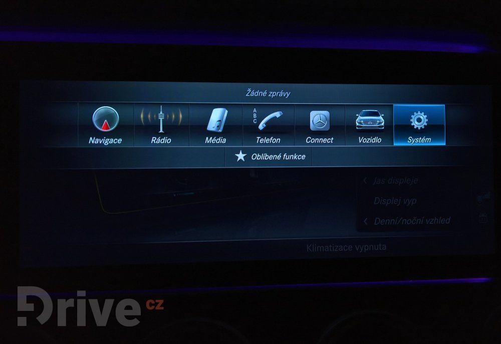 Mercedes-Benz E infotainment