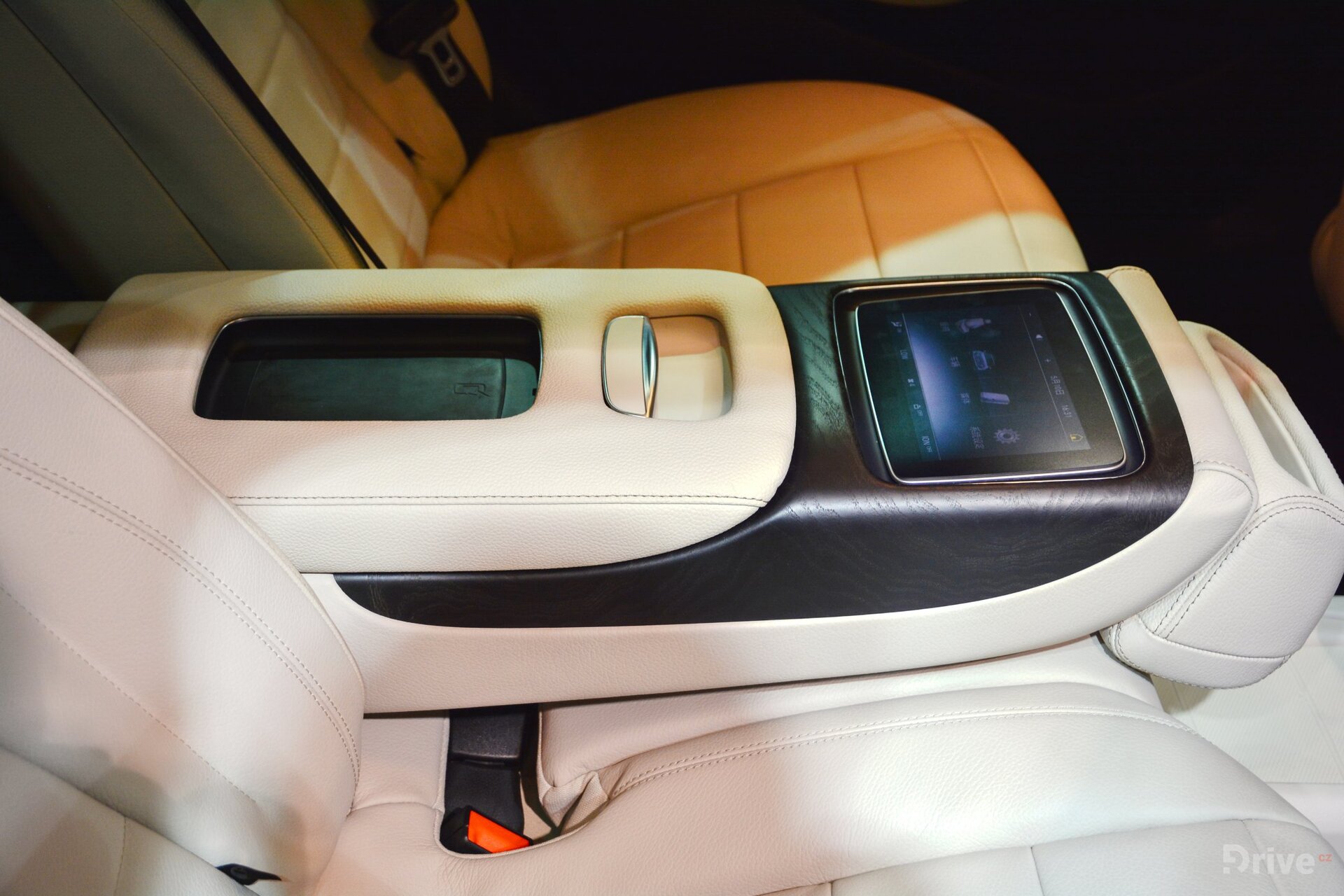 Mercedes-Benz E long