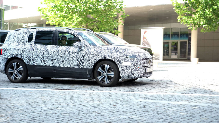 Mercedes-Benz EQB (2026)