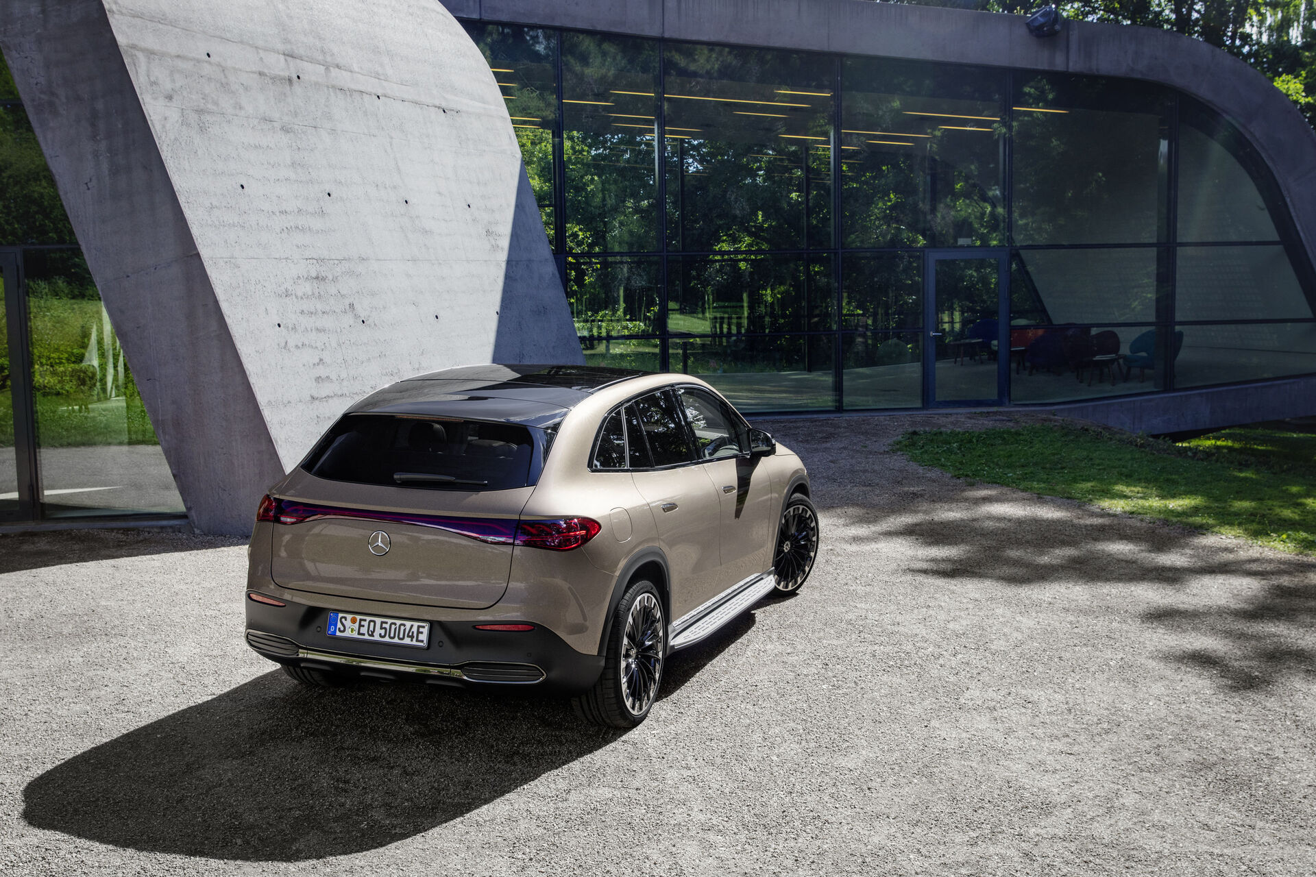 Mercedes-Benz EQE SUV