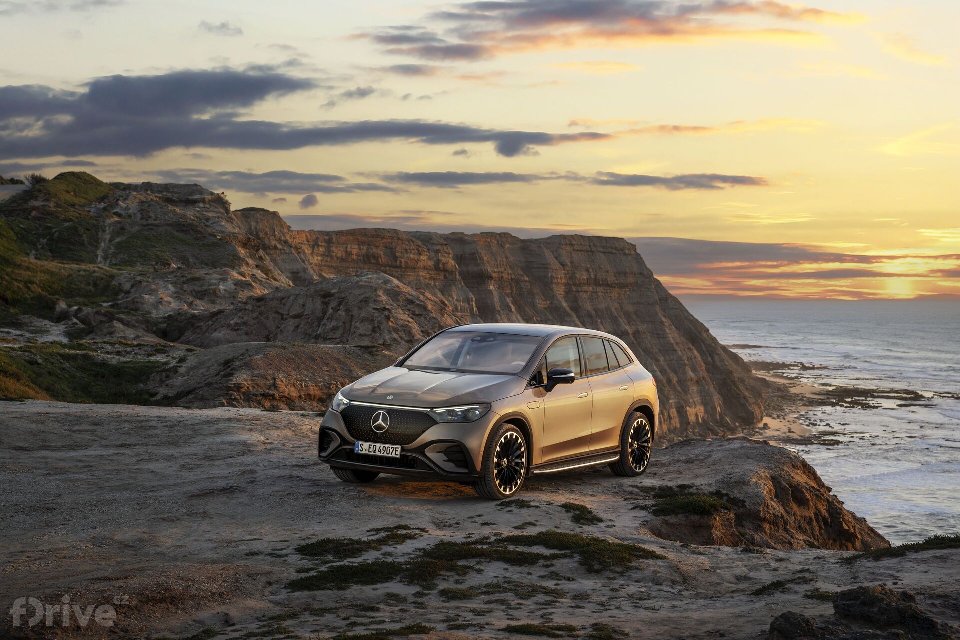 Mercedes-Benz EQE SUV