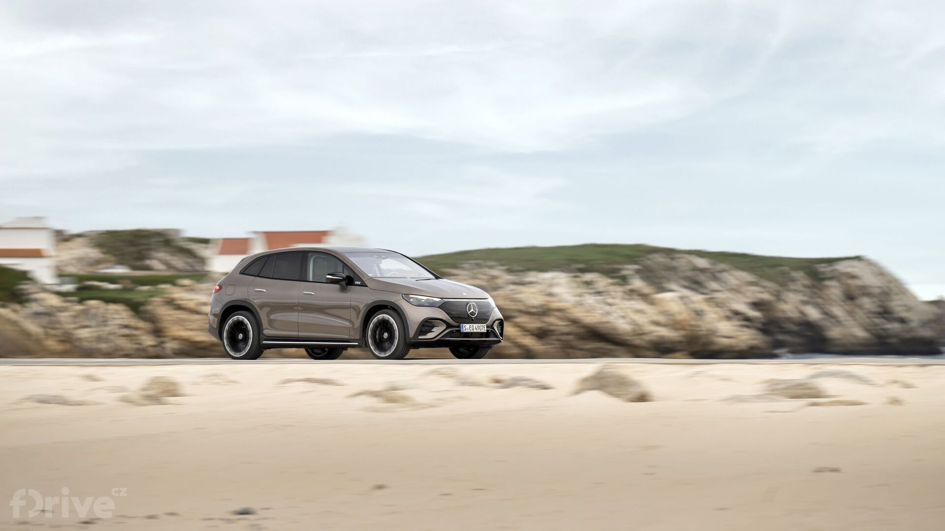 Mercedes-Benz EQE SUV