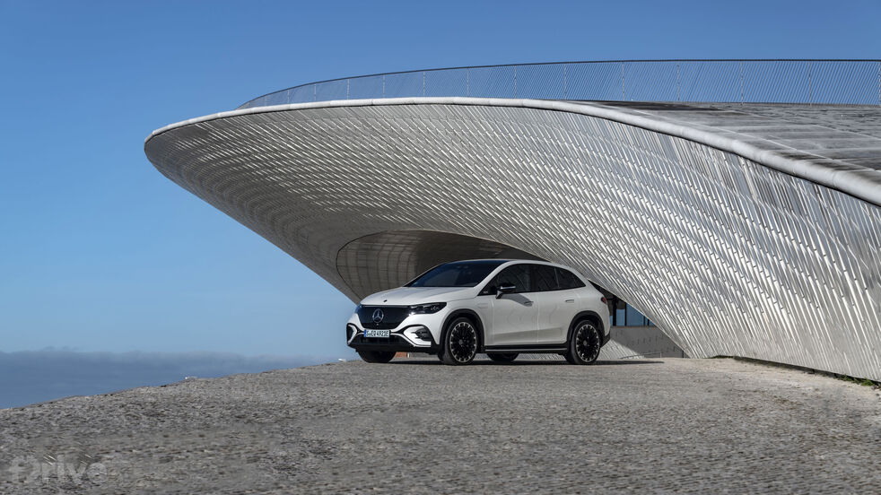 Mercedes-Benz EQE SUV