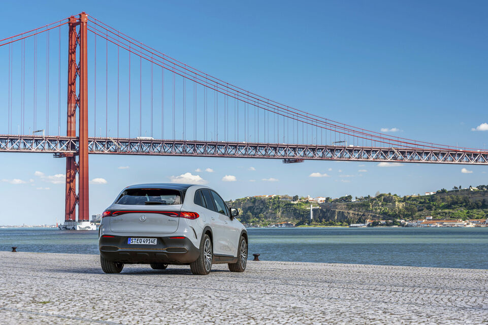 Mercedes-Benz EQE SUV