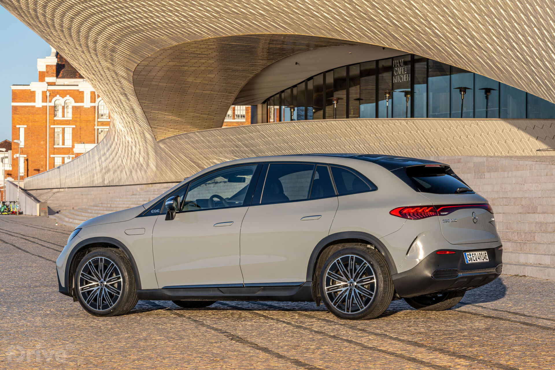 Mercedes-Benz EQE SUV