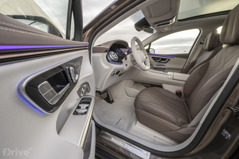 Mercedes-Benz EQE SUV