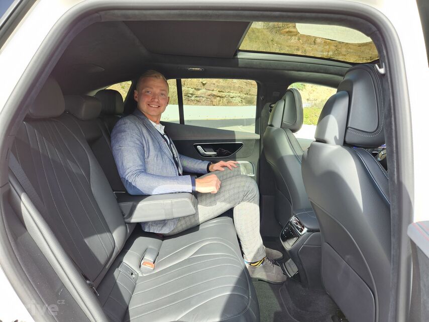 Mercedes-Benz EQE SUV