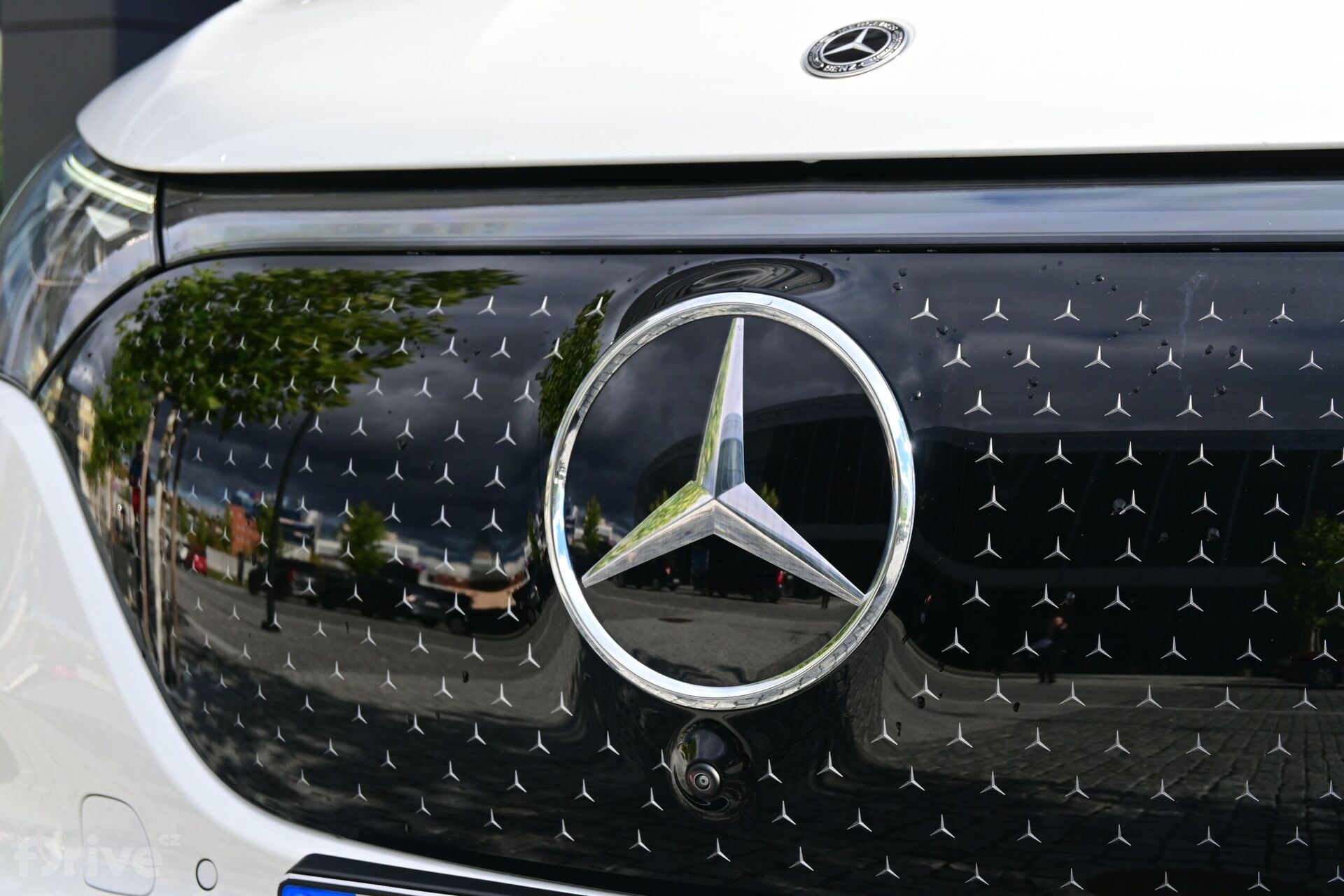 Mercedes-Benz EQE SUV