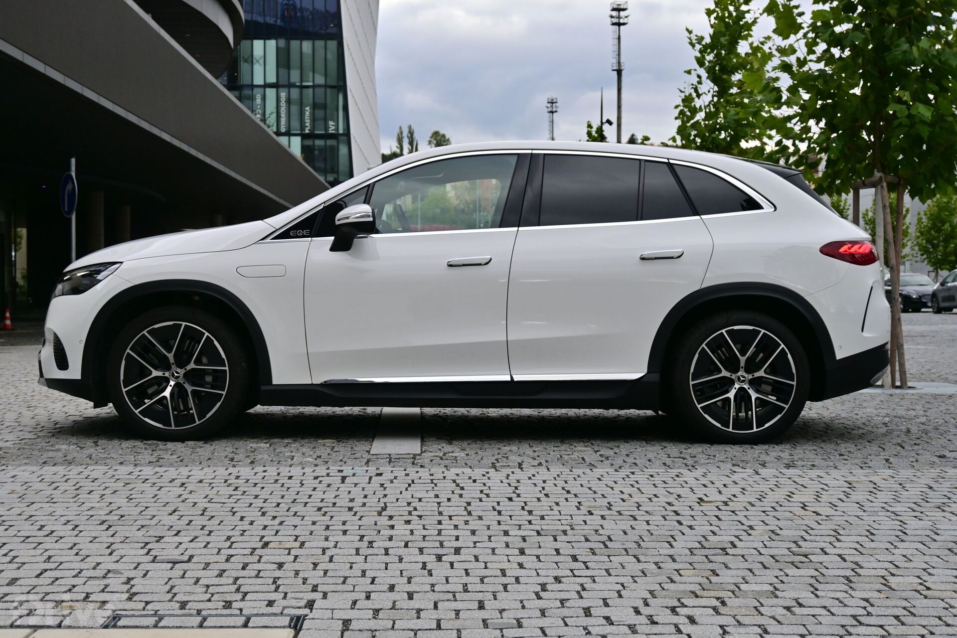 Mercedes-Benz EQE SUV