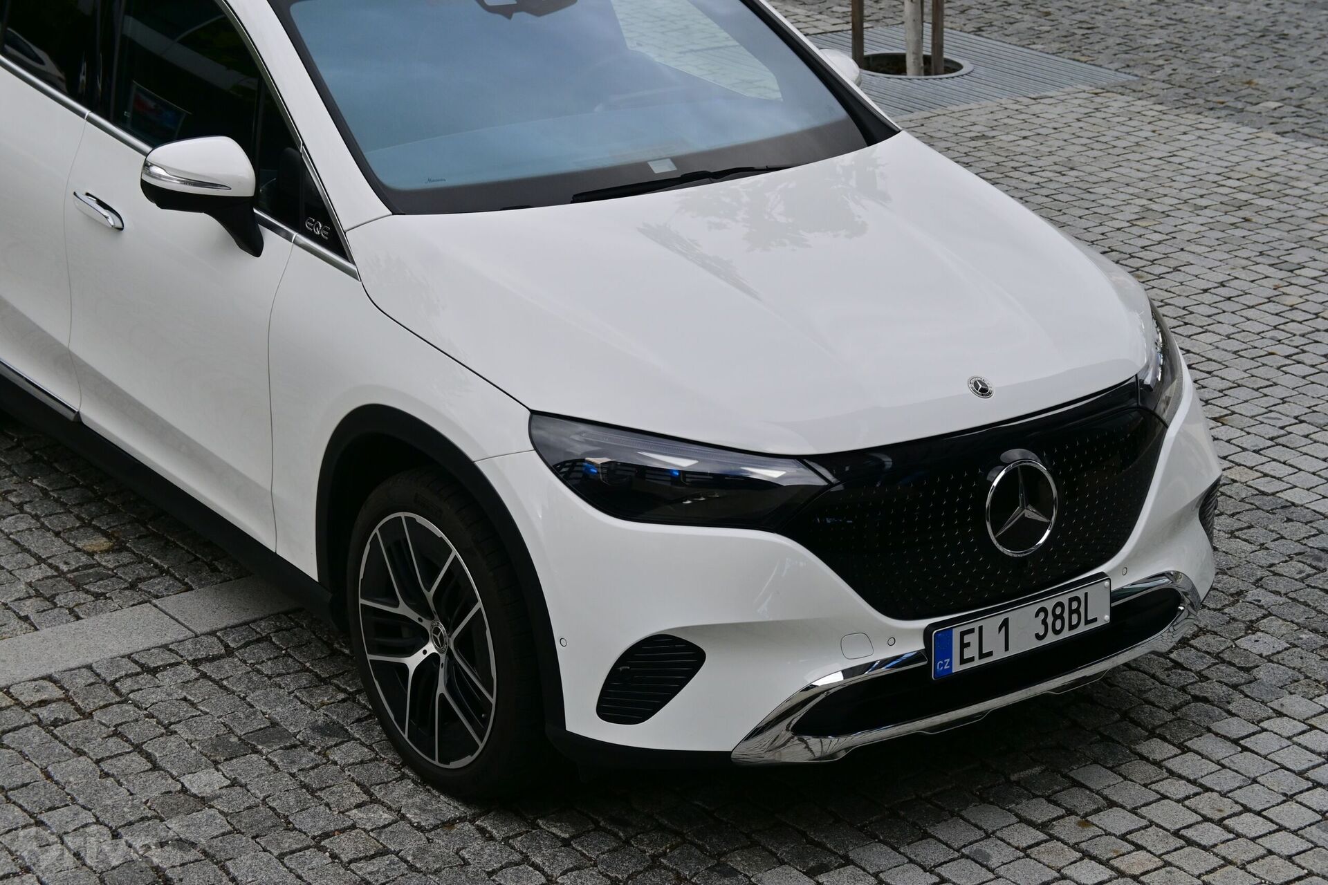 Mercedes-Benz EQE SUV