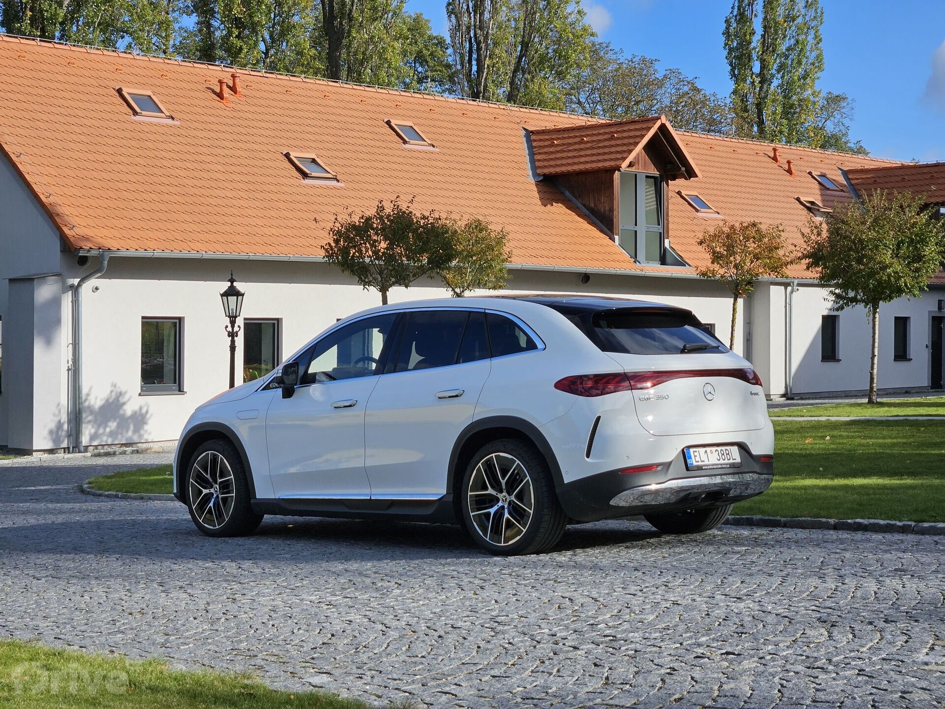 Mercedes-Benz EQE SUV