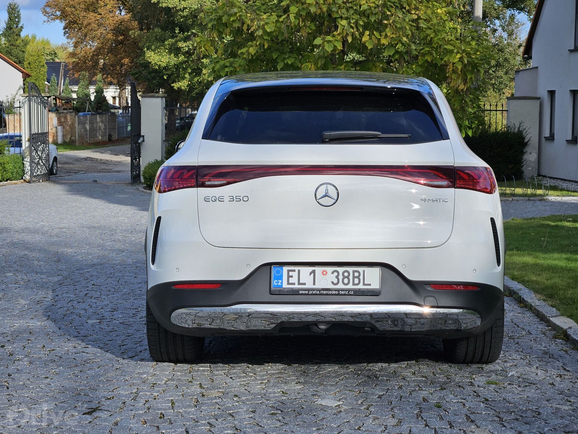 Mercedes-Benz EQE SUV