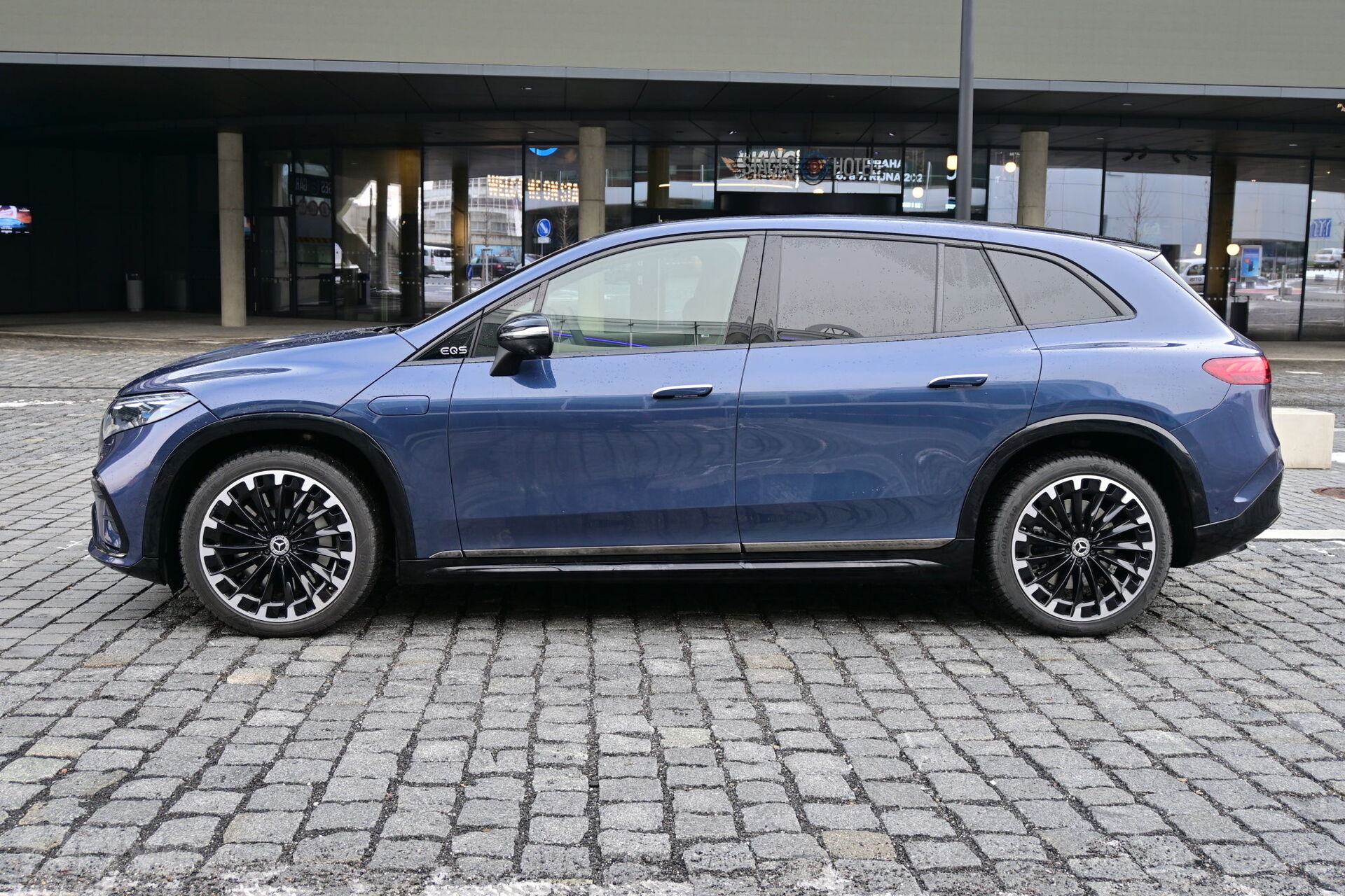 Mercedes-Benz EQS SUV