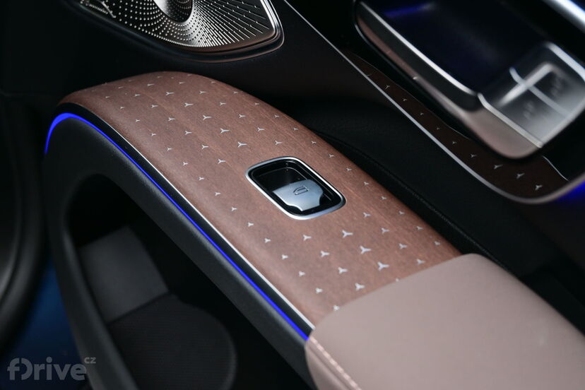 Mercedes-Benz EQS SUV