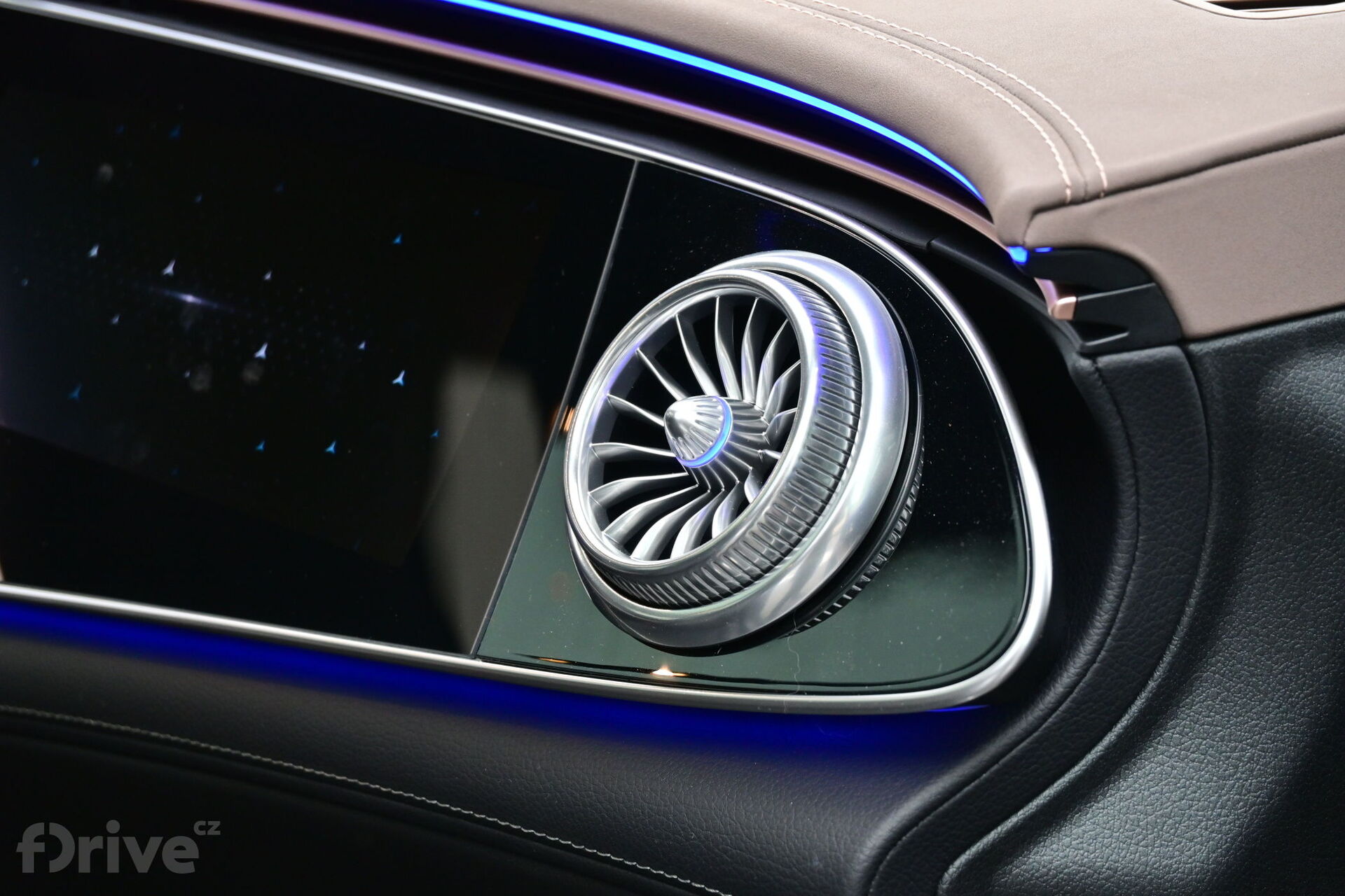 Mercedes-Benz EQS SUV