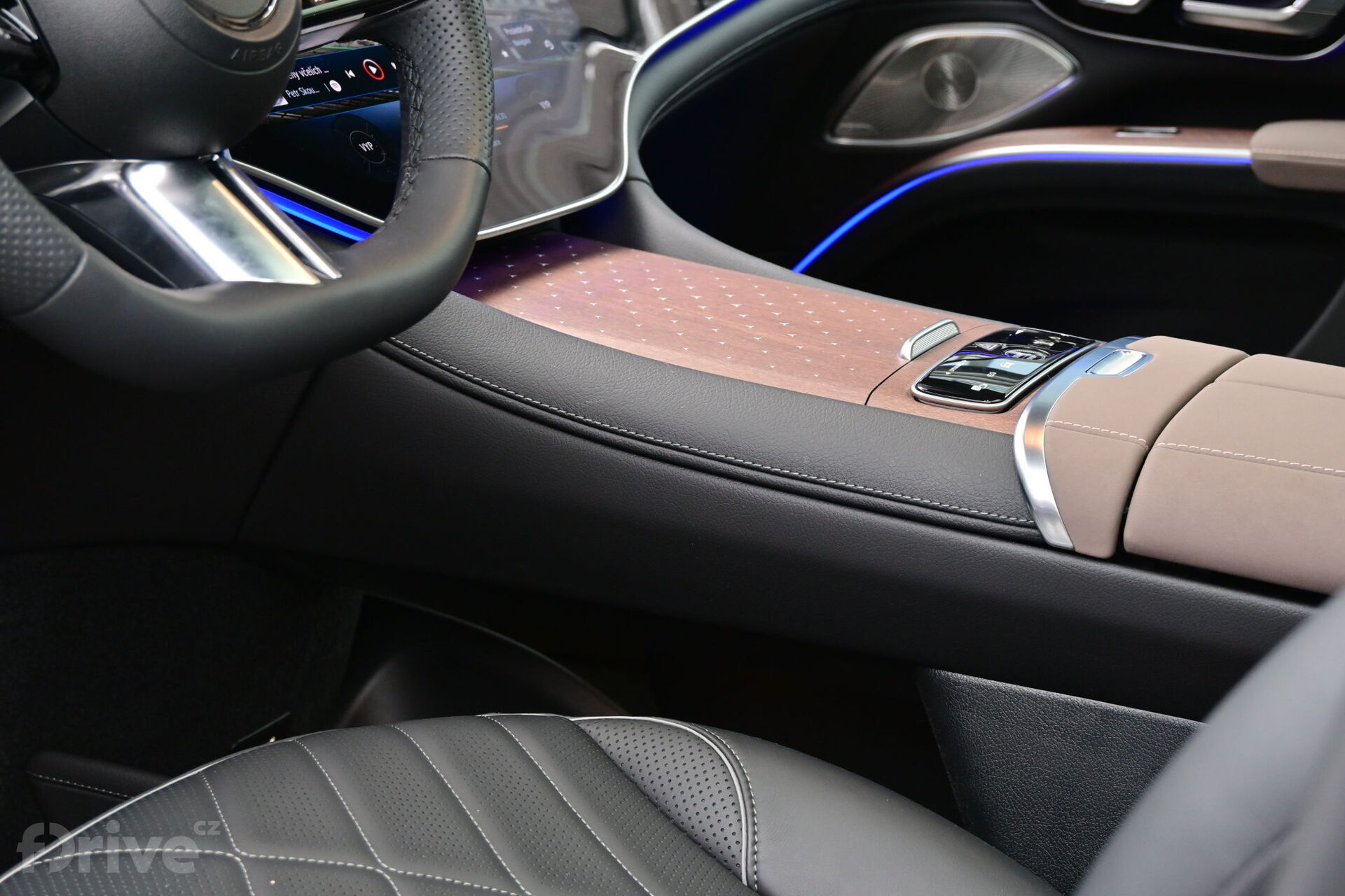 Mercedes-Benz EQS SUV