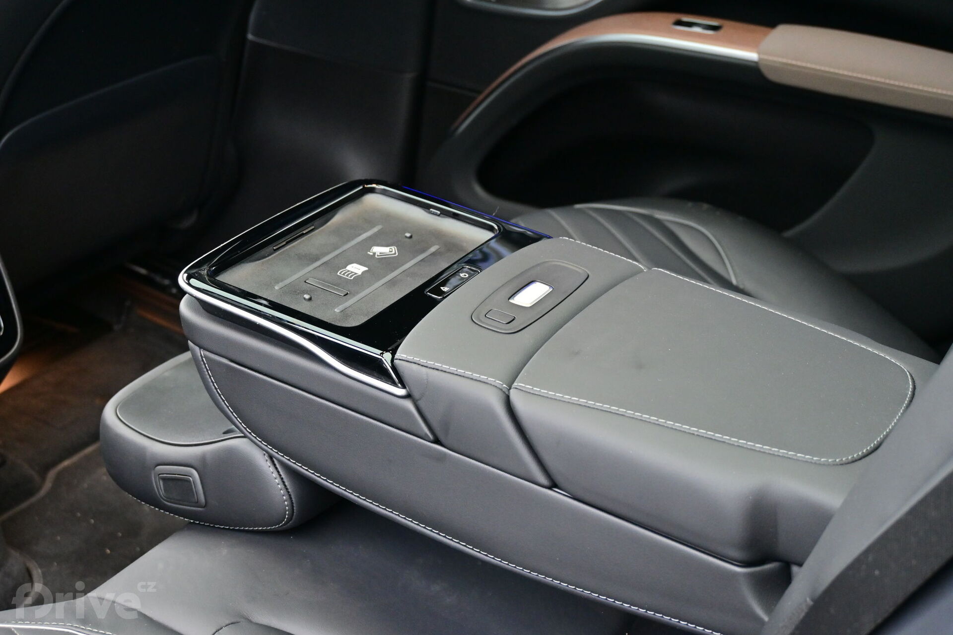 Mercedes-Benz EQS SUV