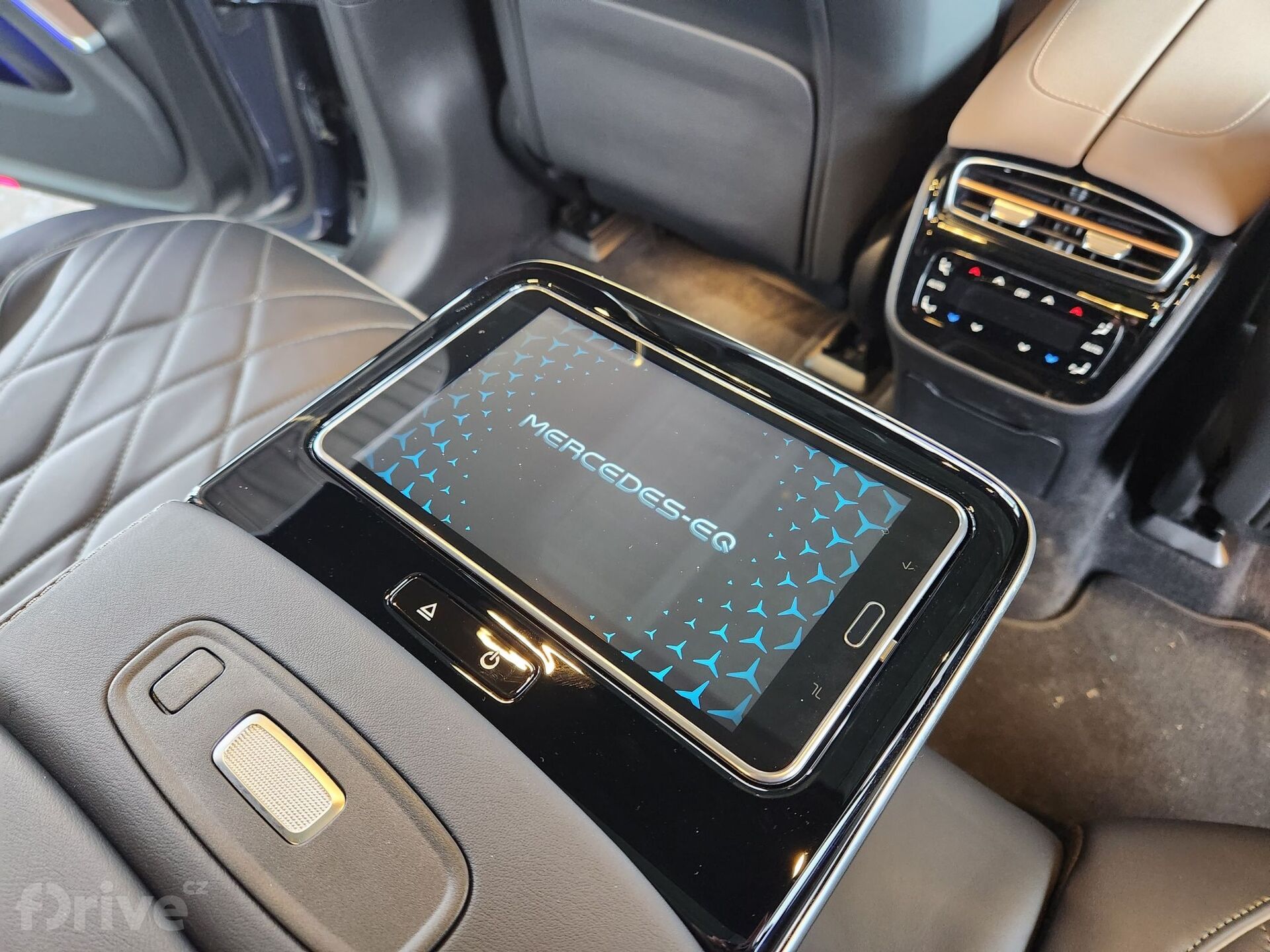 Mercedes-Benz EQS SUV