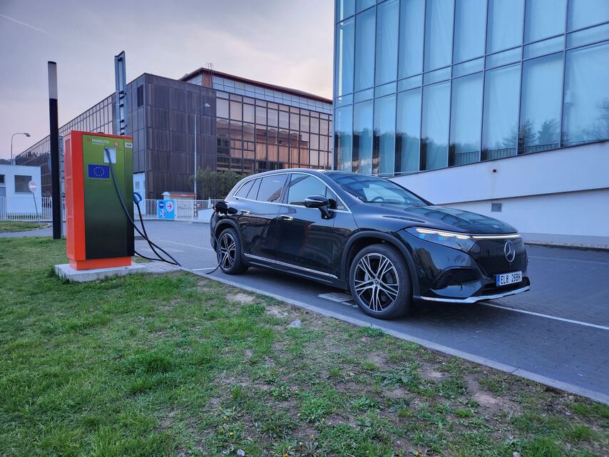 Mercedes-Benz EQS SUV