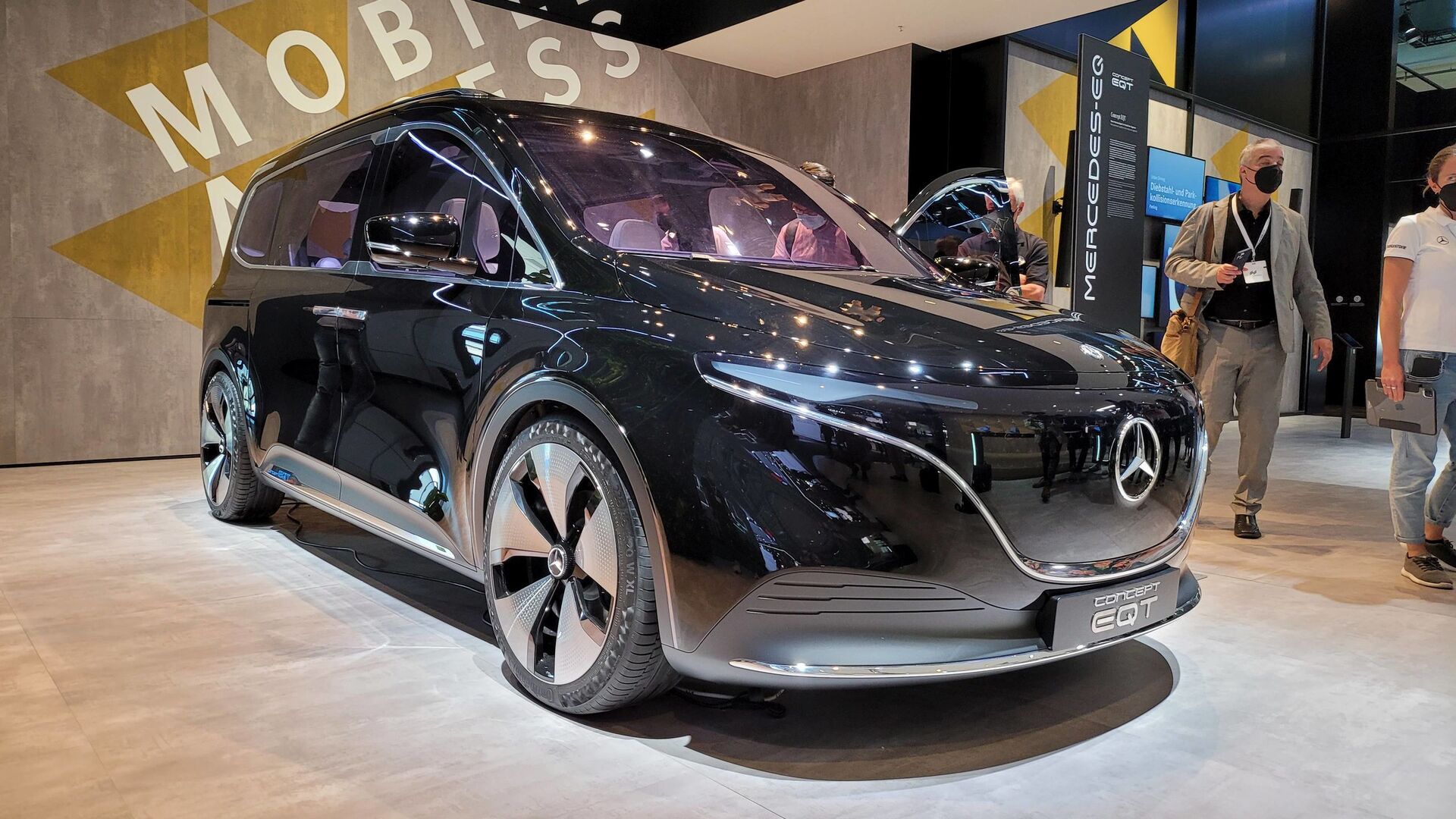 Mercedes-Benz EQT Concept