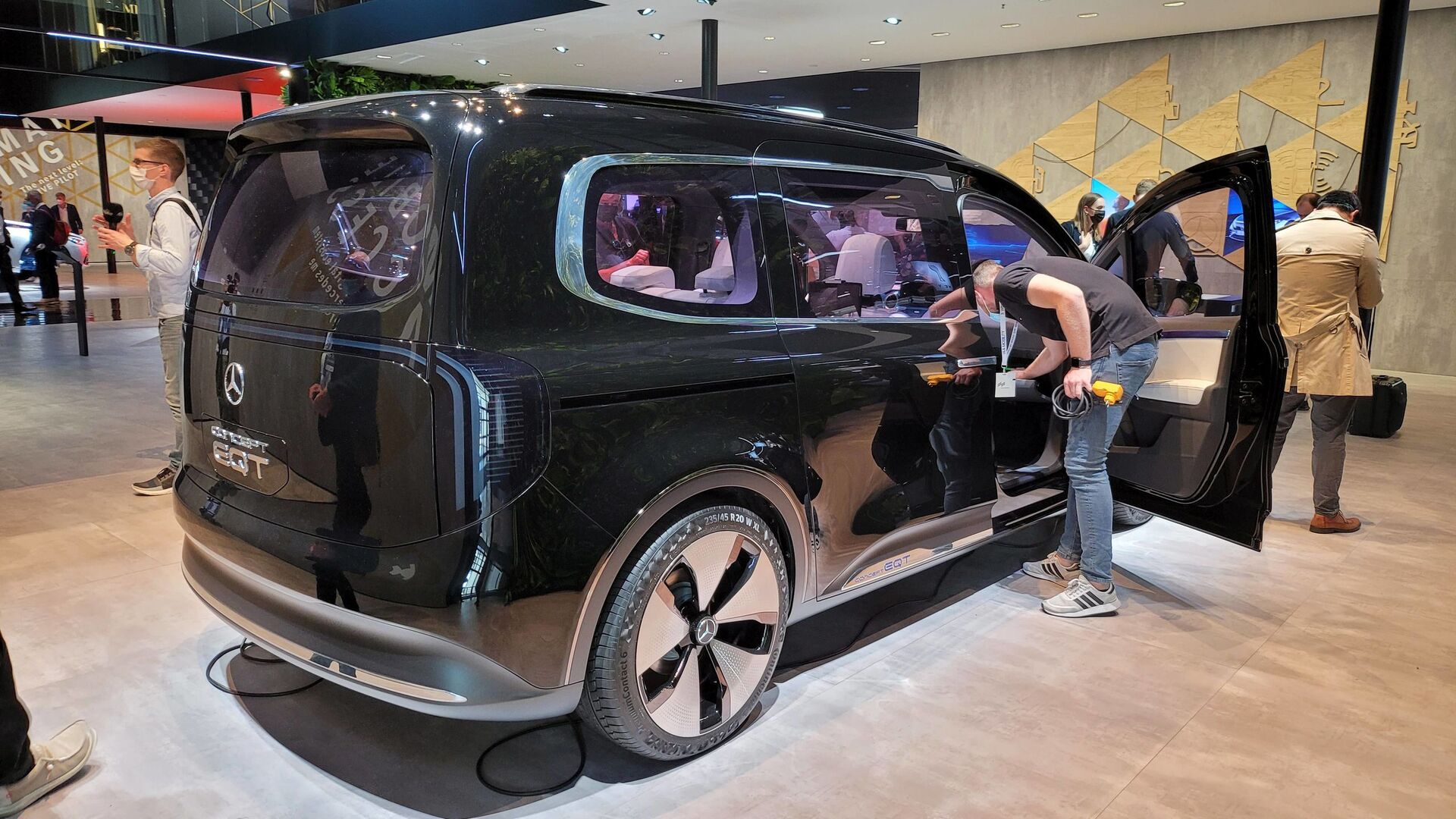 Mercedes-Benz EQT Concept