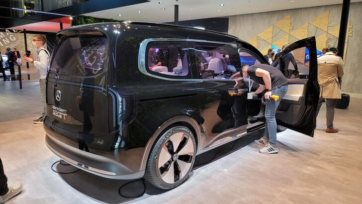 Mercedes-Benz EQT Concept