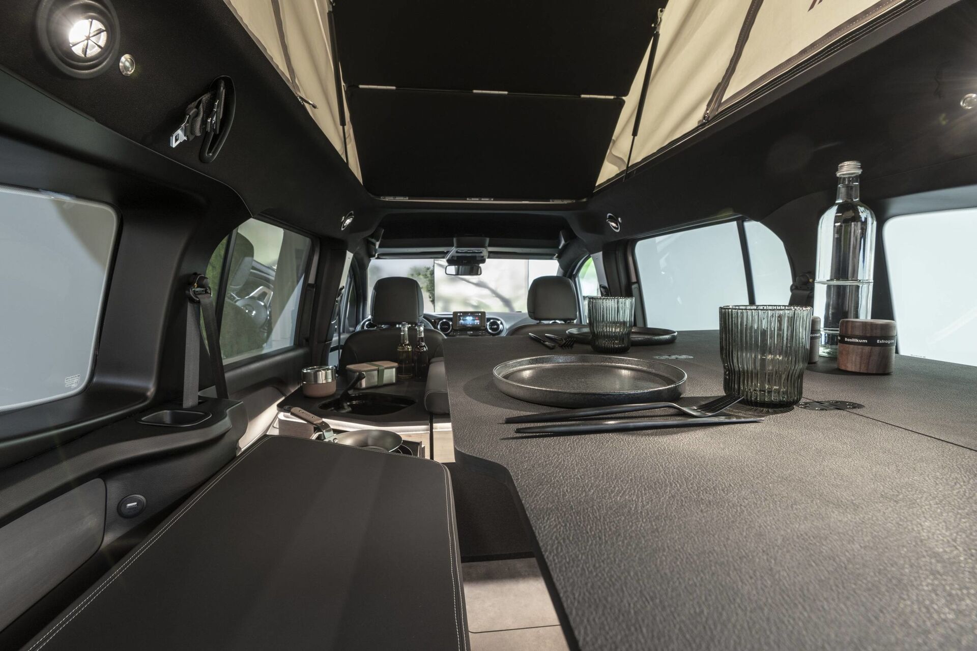 Mercedes-Benz EQT Concept Marco Polo