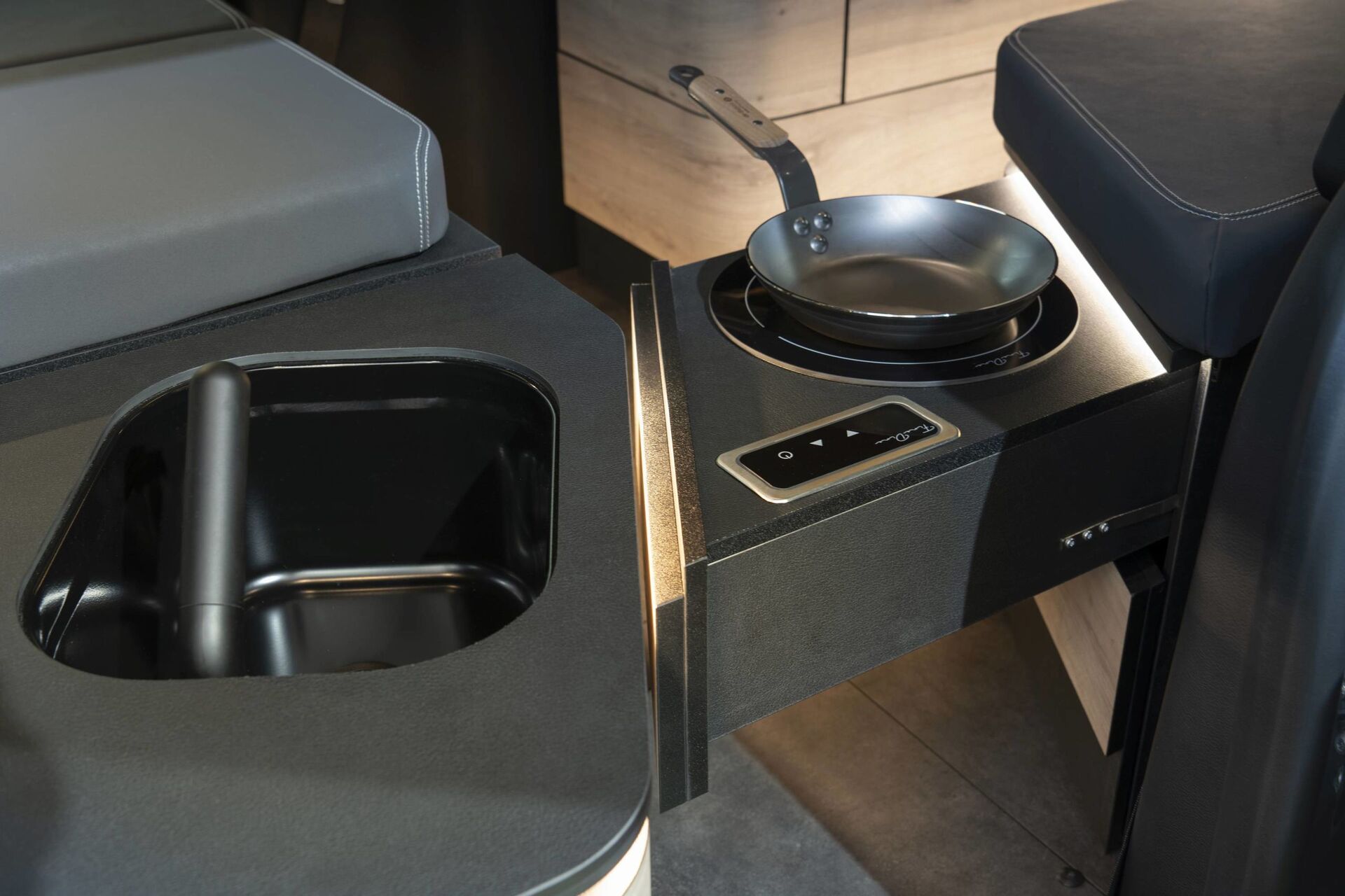 Mercedes-Benz EQT Concept Marco Polo