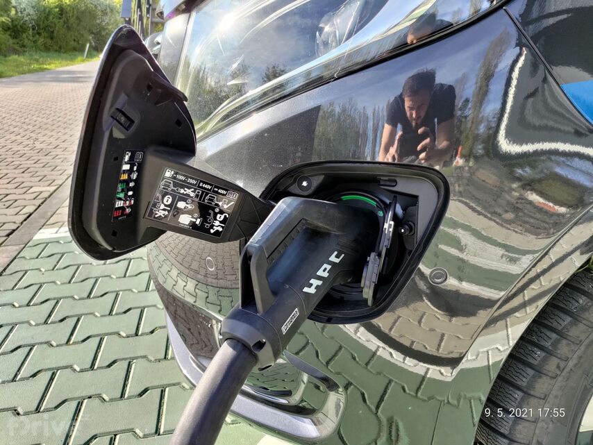 Mercedes-Benz eVito Tourer (2020)