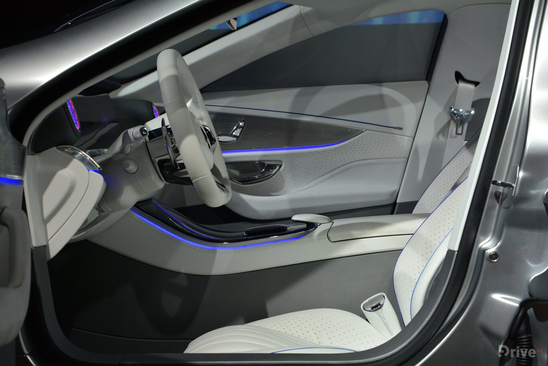 Mercedes-Benz F 015 Luxury in Motionc