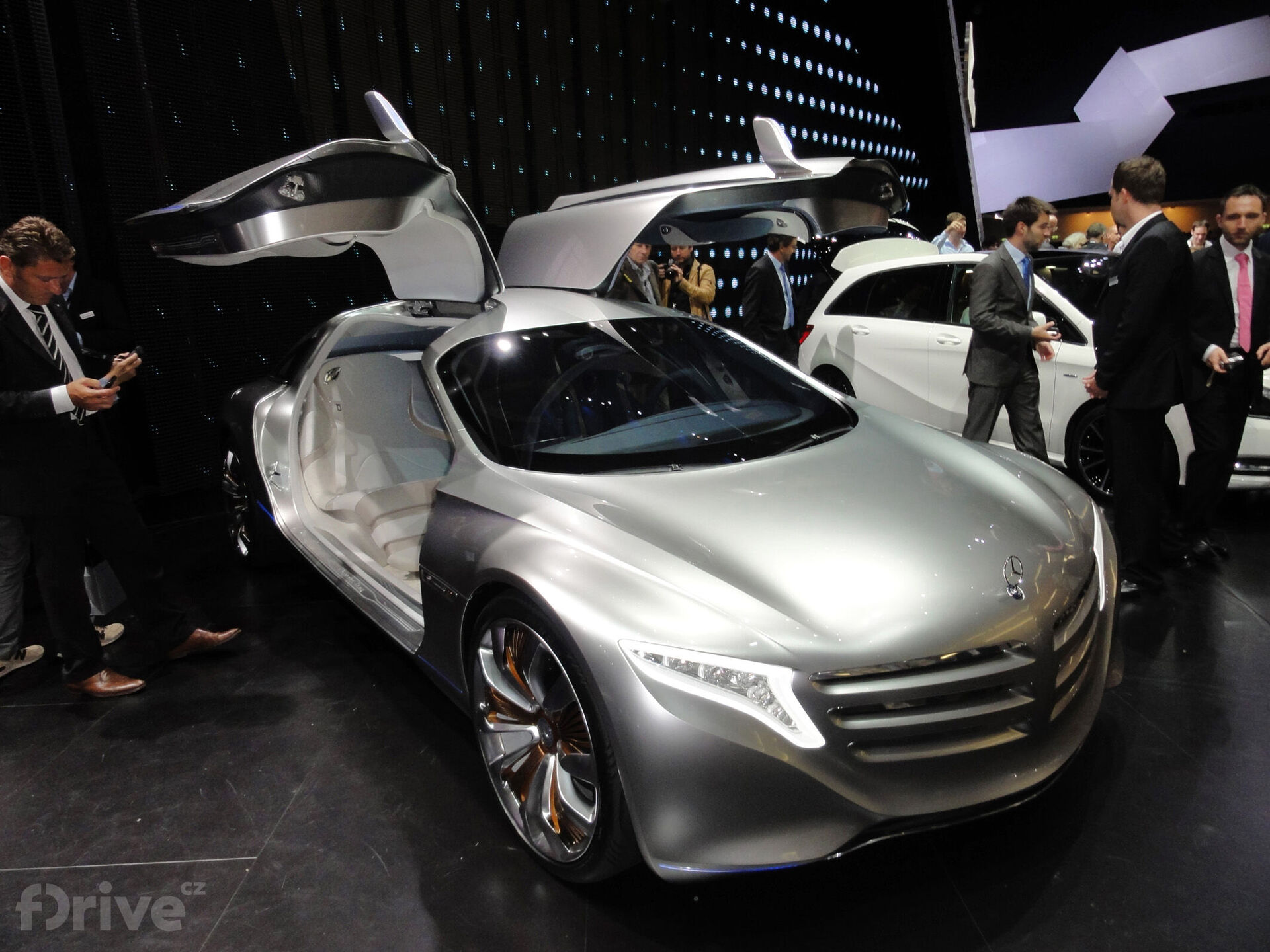 Mercedes-Benz F125! F-CELL Plug-In Hybrid