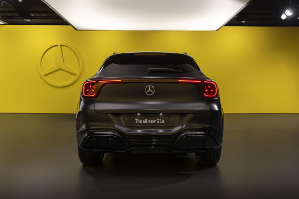 Mercedes-Benz GLA (2026)