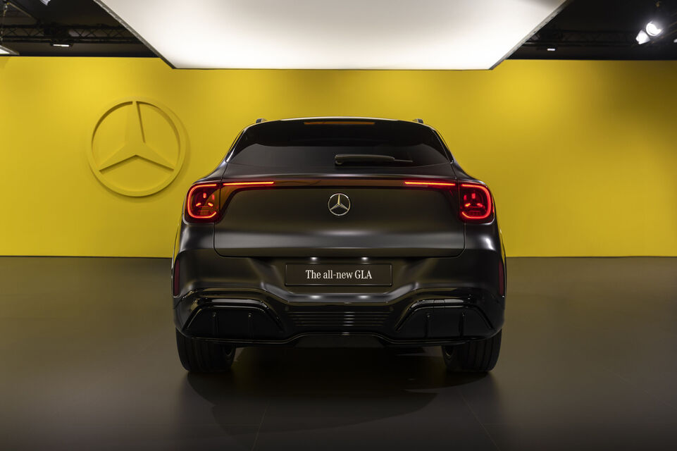 Mercedes-Benz GLA (2026)
