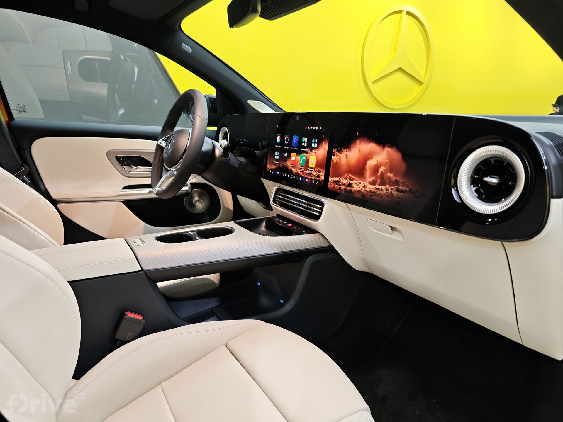 Mercedes-Benz GLA (2026)