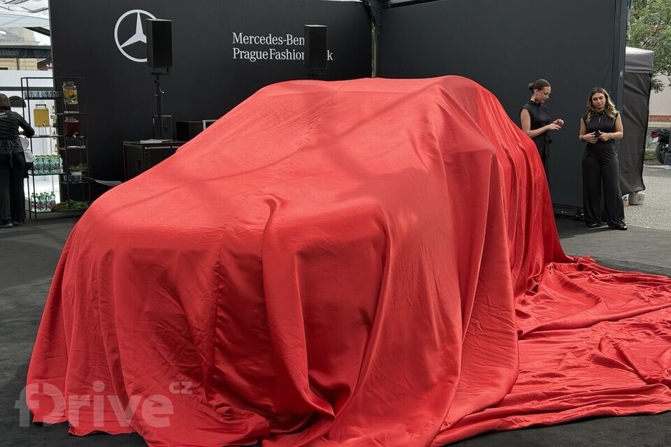 Mercedes Benz GLA (2026)